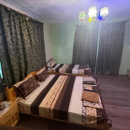 пандова къща Σαντάνσκι