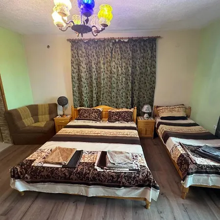 Apartment пандова къща