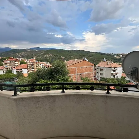 Apartment пандова къща